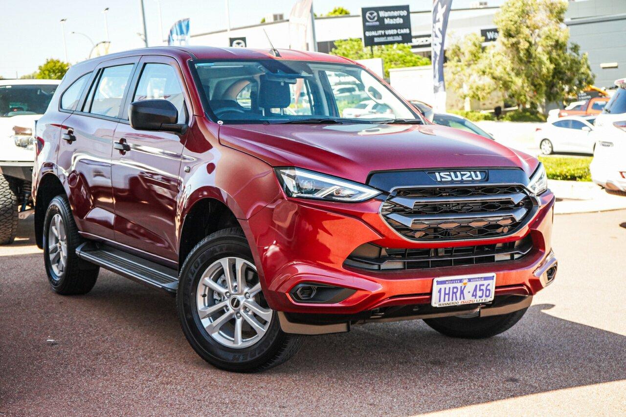 Isuzu Mu-x image 1