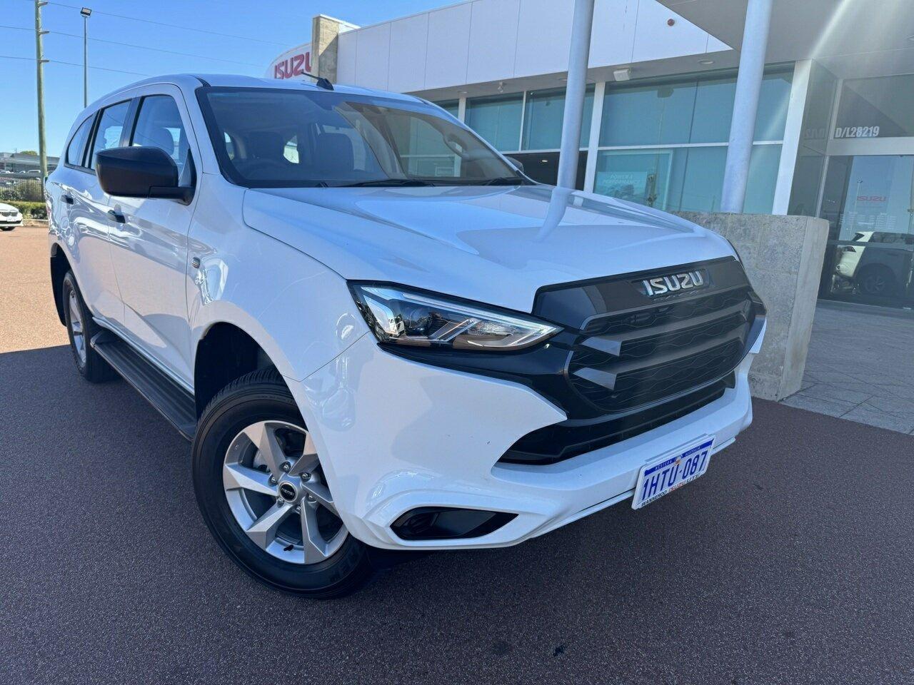 Isuzu Mu-x image 1