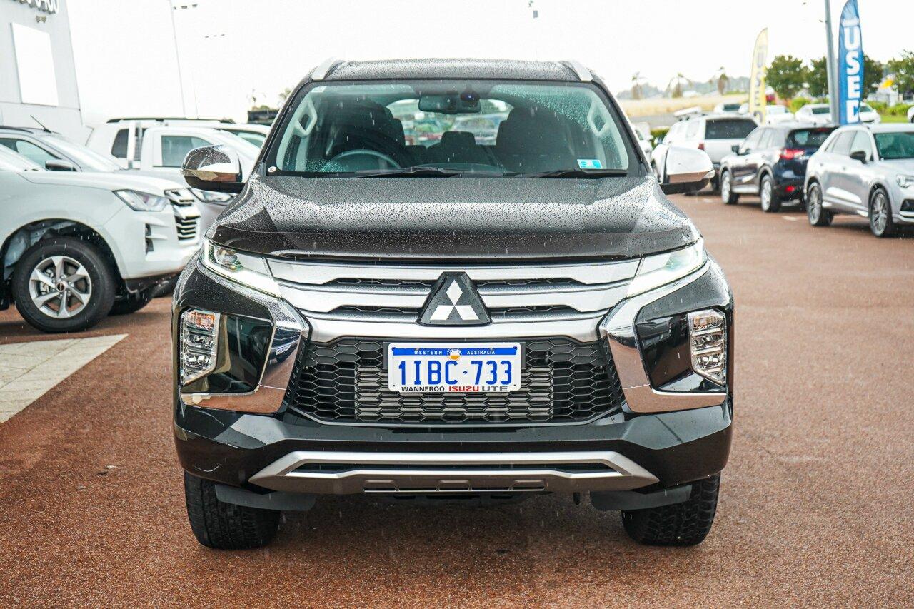 Mitsubishi Pajero Sport image 3