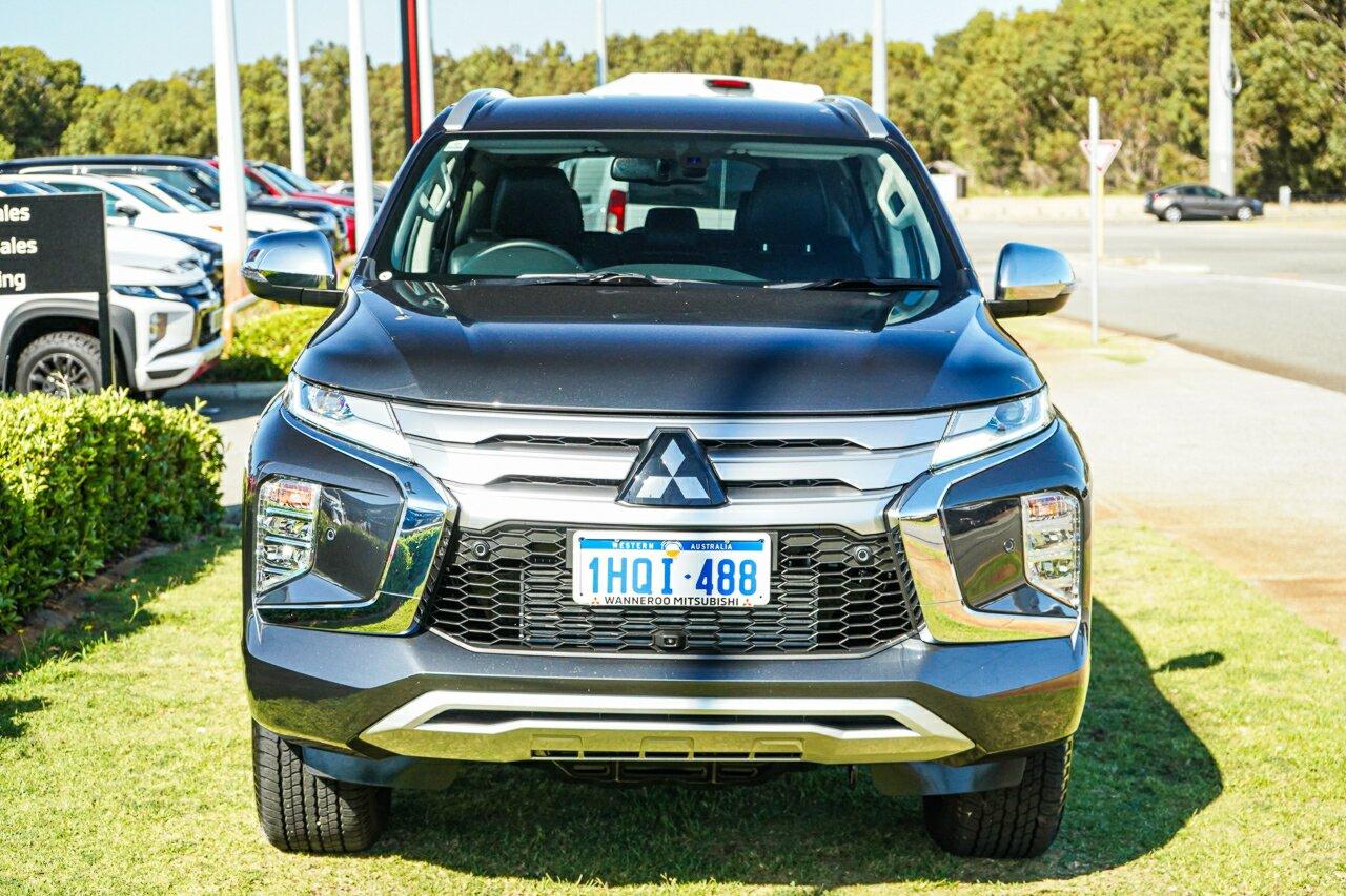 Mitsubishi Pajero Sport image 2