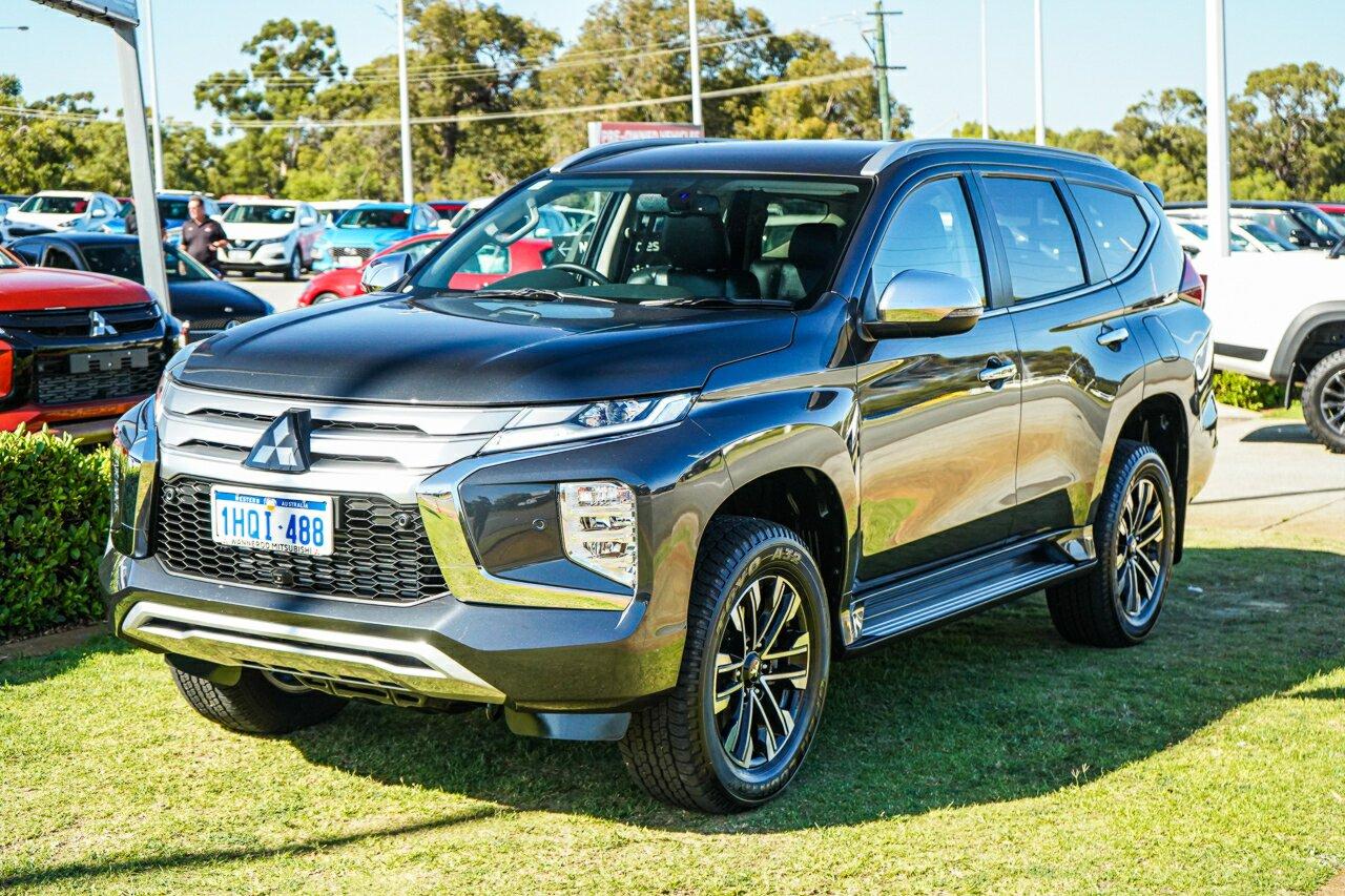 Mitsubishi Pajero Sport image 3