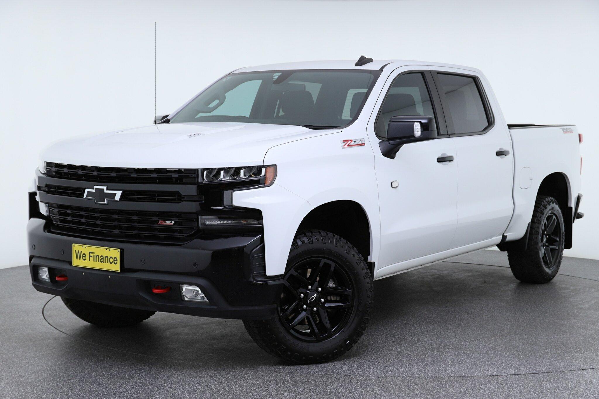Chevrolet Silverado image 2