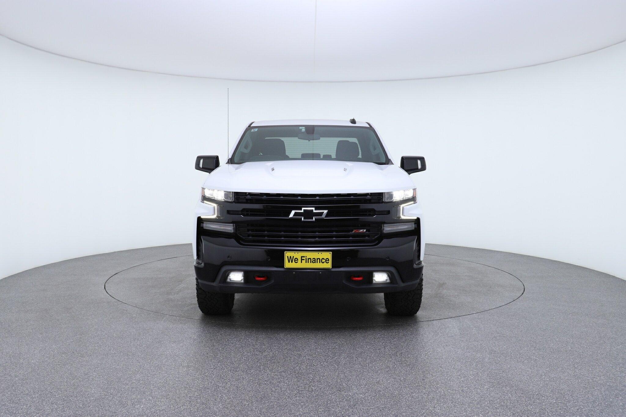 Chevrolet Silverado image 3
