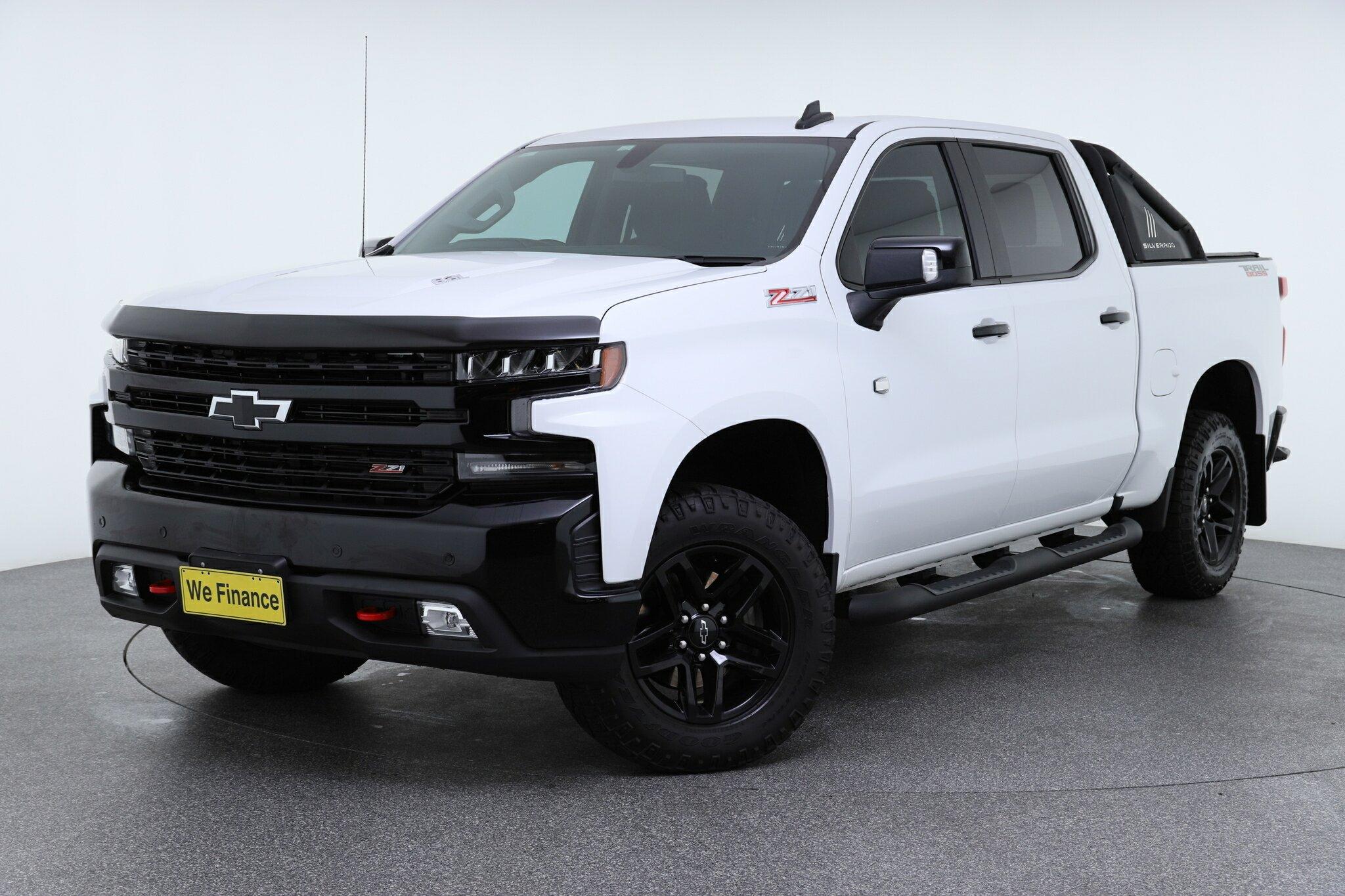 Chevrolet Silverado image 2