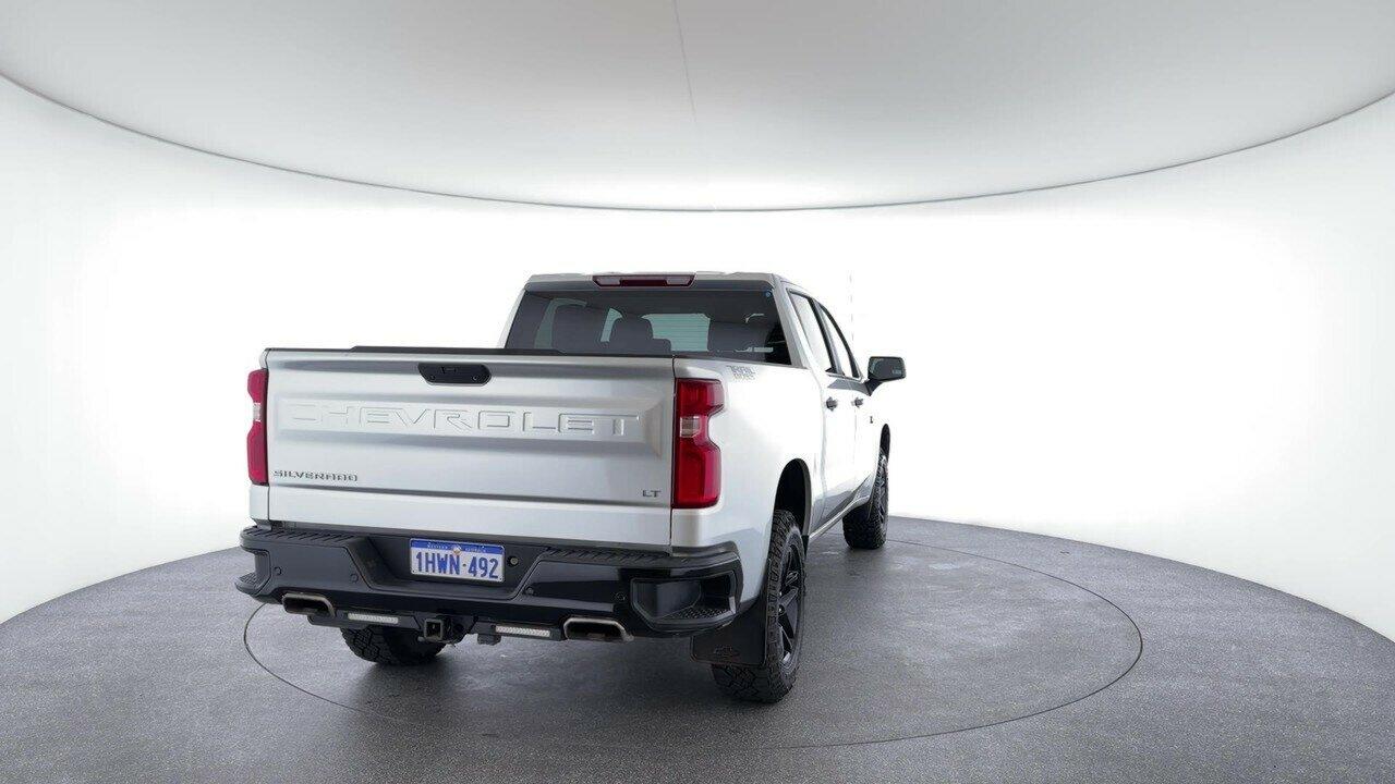 Chevrolet Silverado image 4