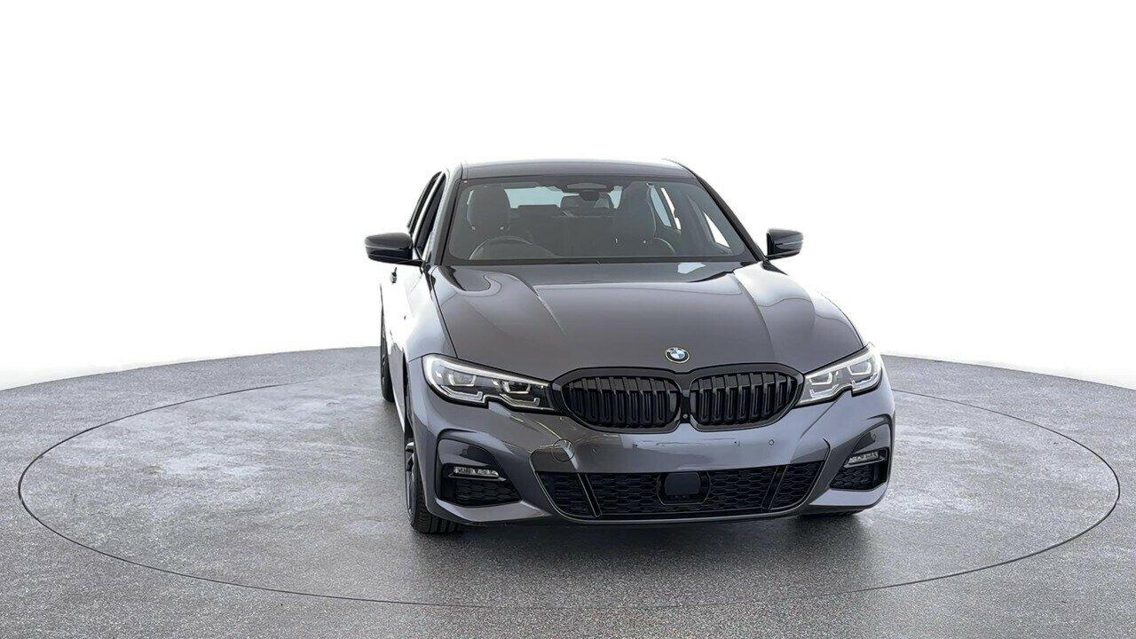 BMW 3 Series image 3