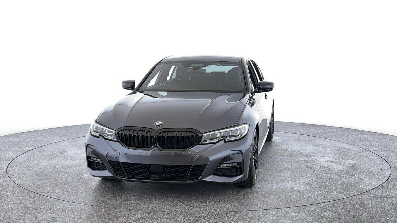BMW 3 Series image 4