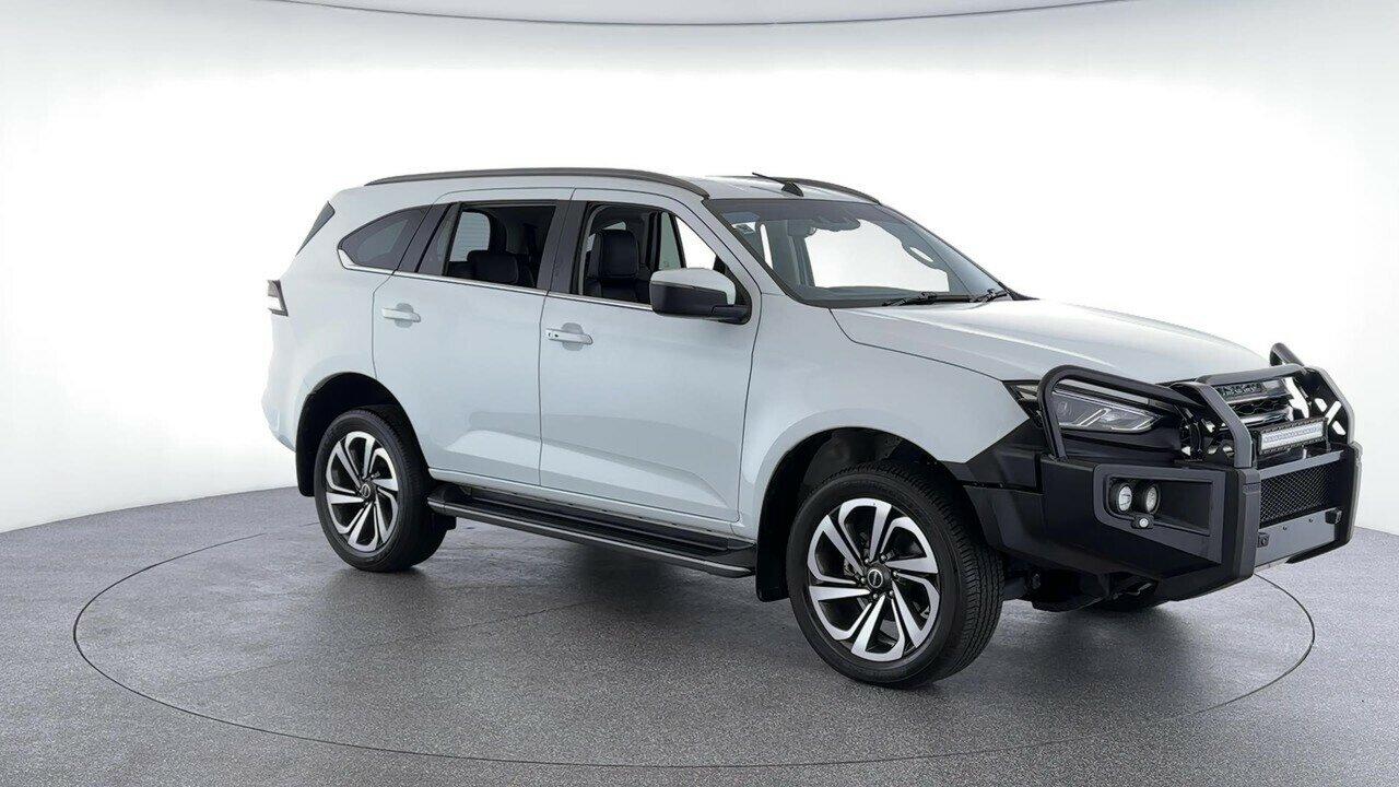 Isuzu Mu-x image 2