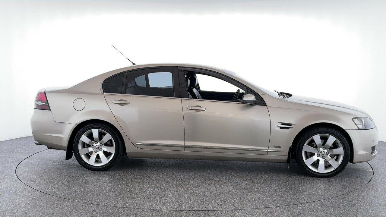 Holden Calais image 2
