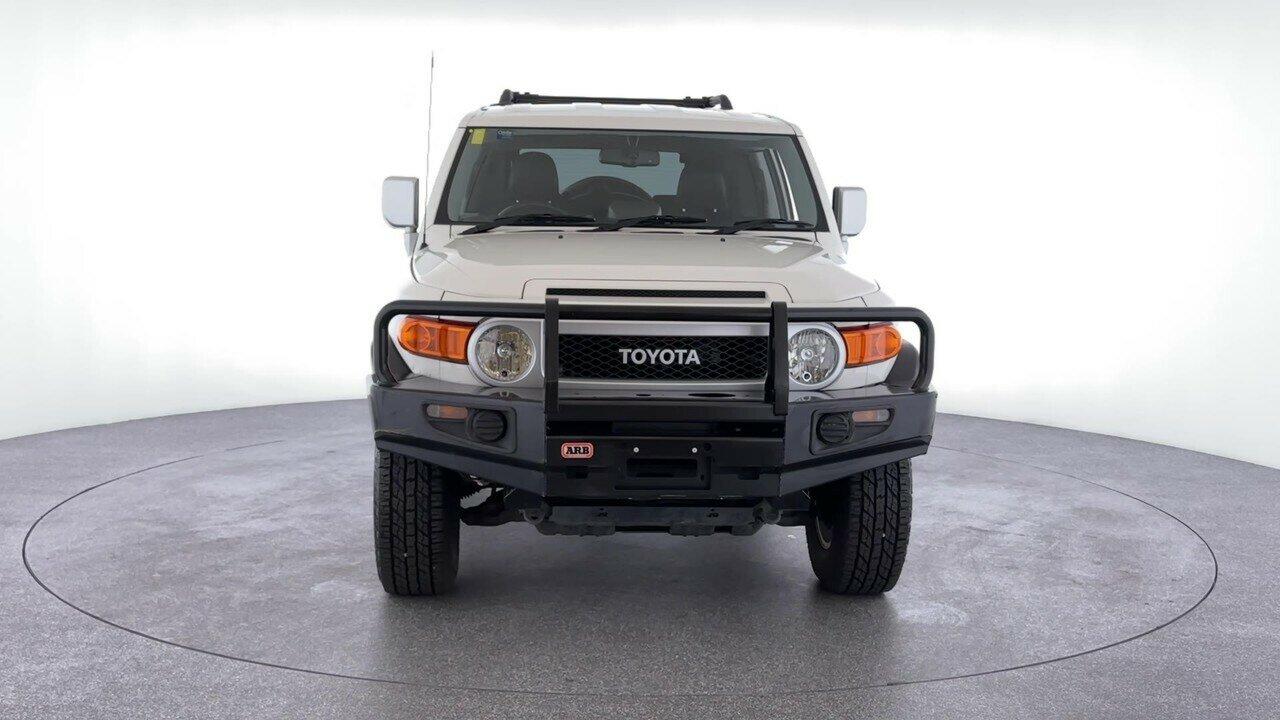 Toyota Fj Cruiser image 4