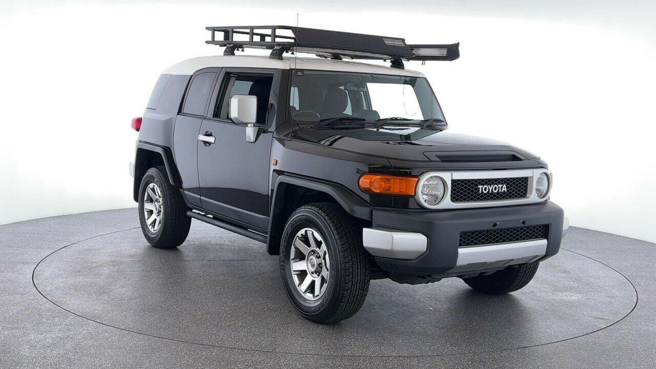 Toyota Fj Cruiser image 3