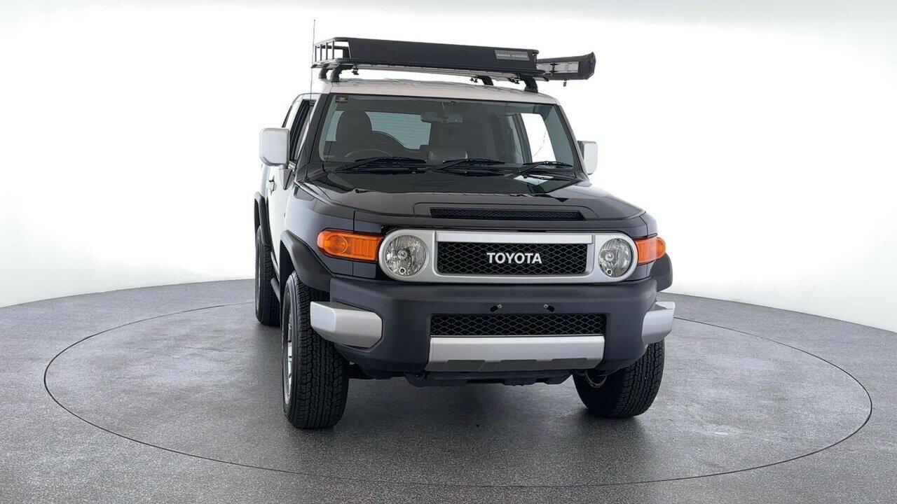 Toyota Fj Cruiser image 4