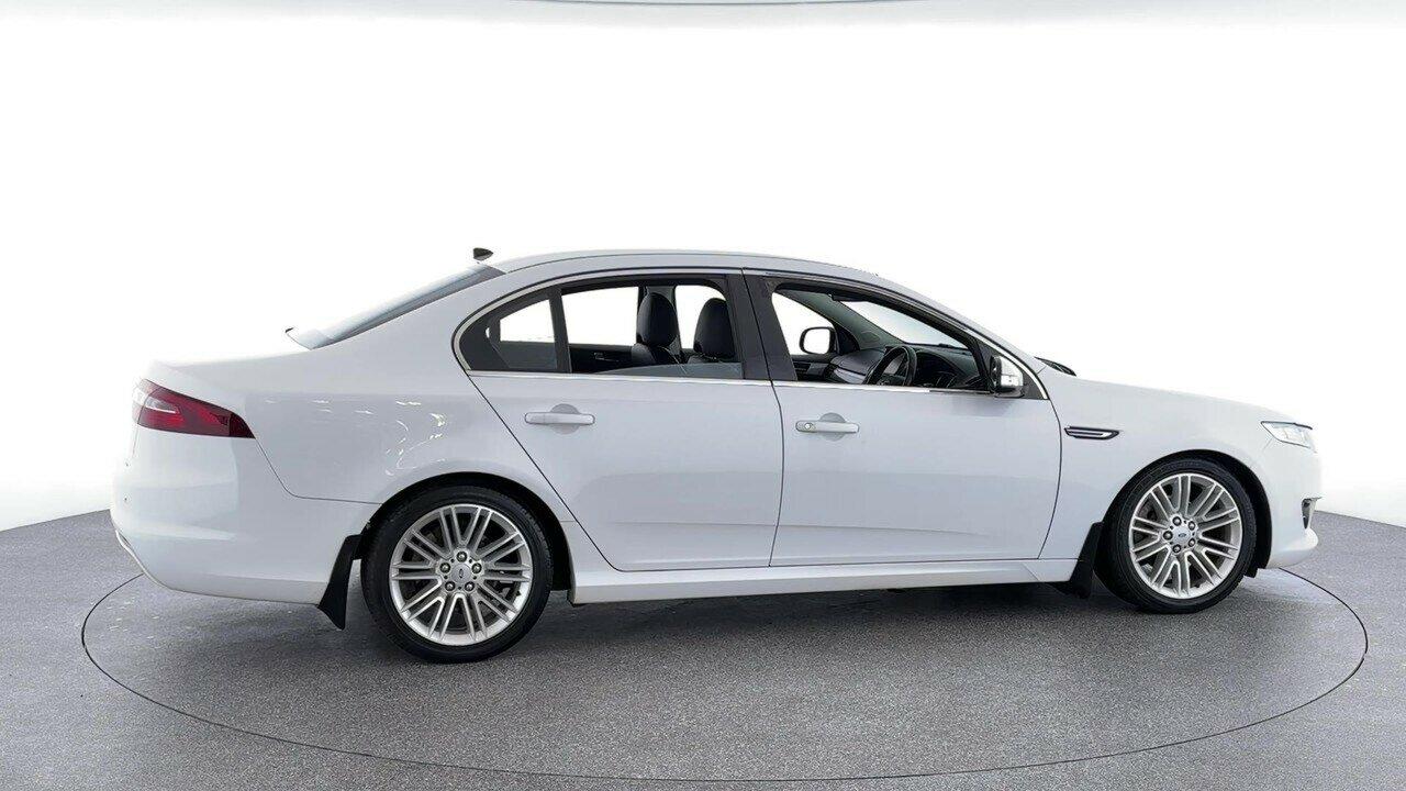 Ford Falcon image 2