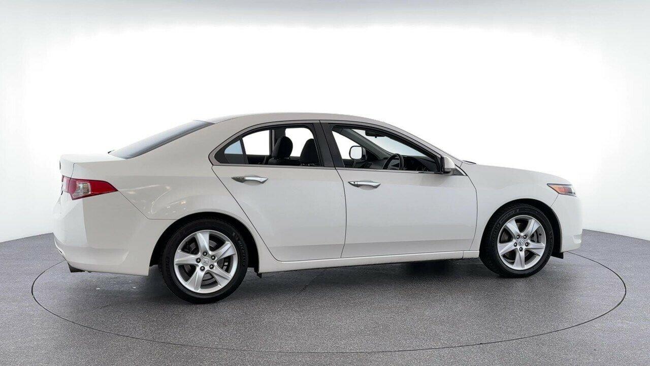 Honda Accord Euro image 2