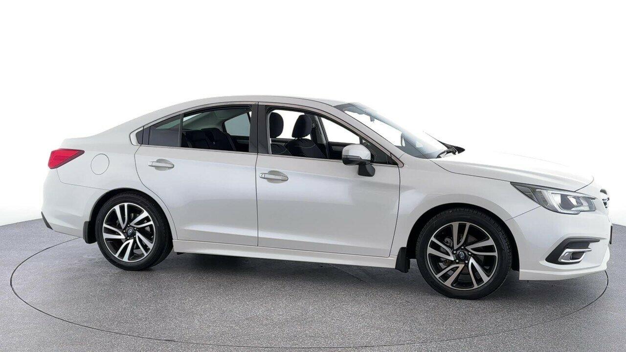 Subaru Liberty image 2