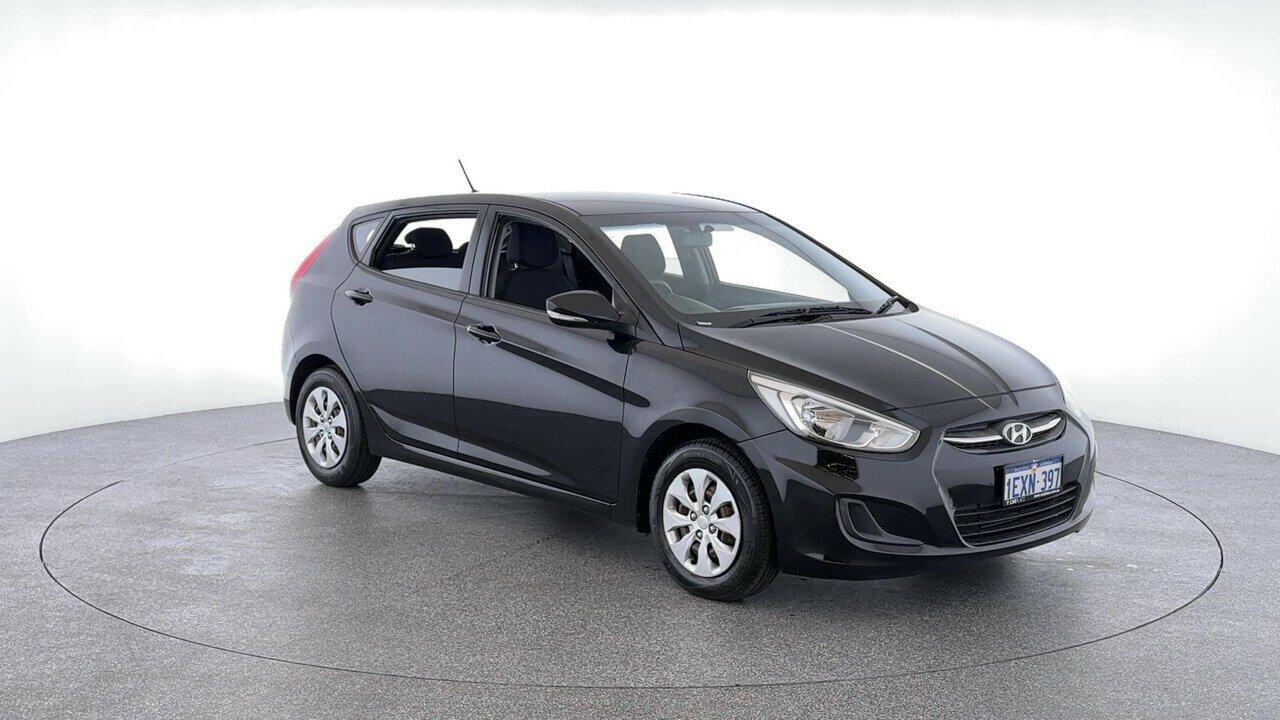 Hyundai Accent image 2