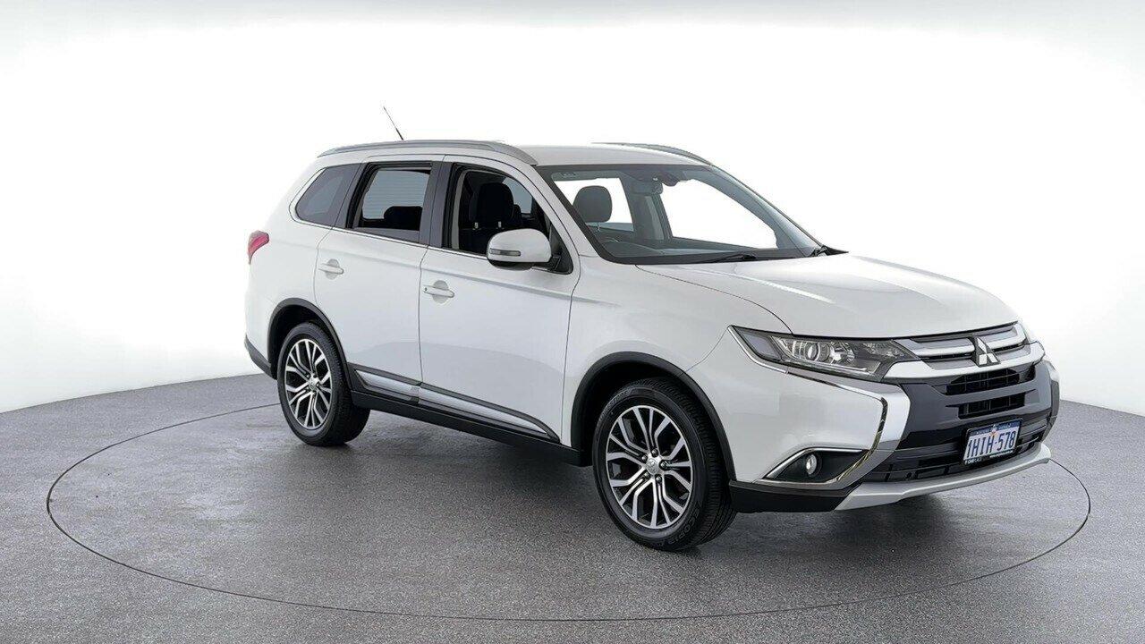 Mitsubishi Outlander image 2
