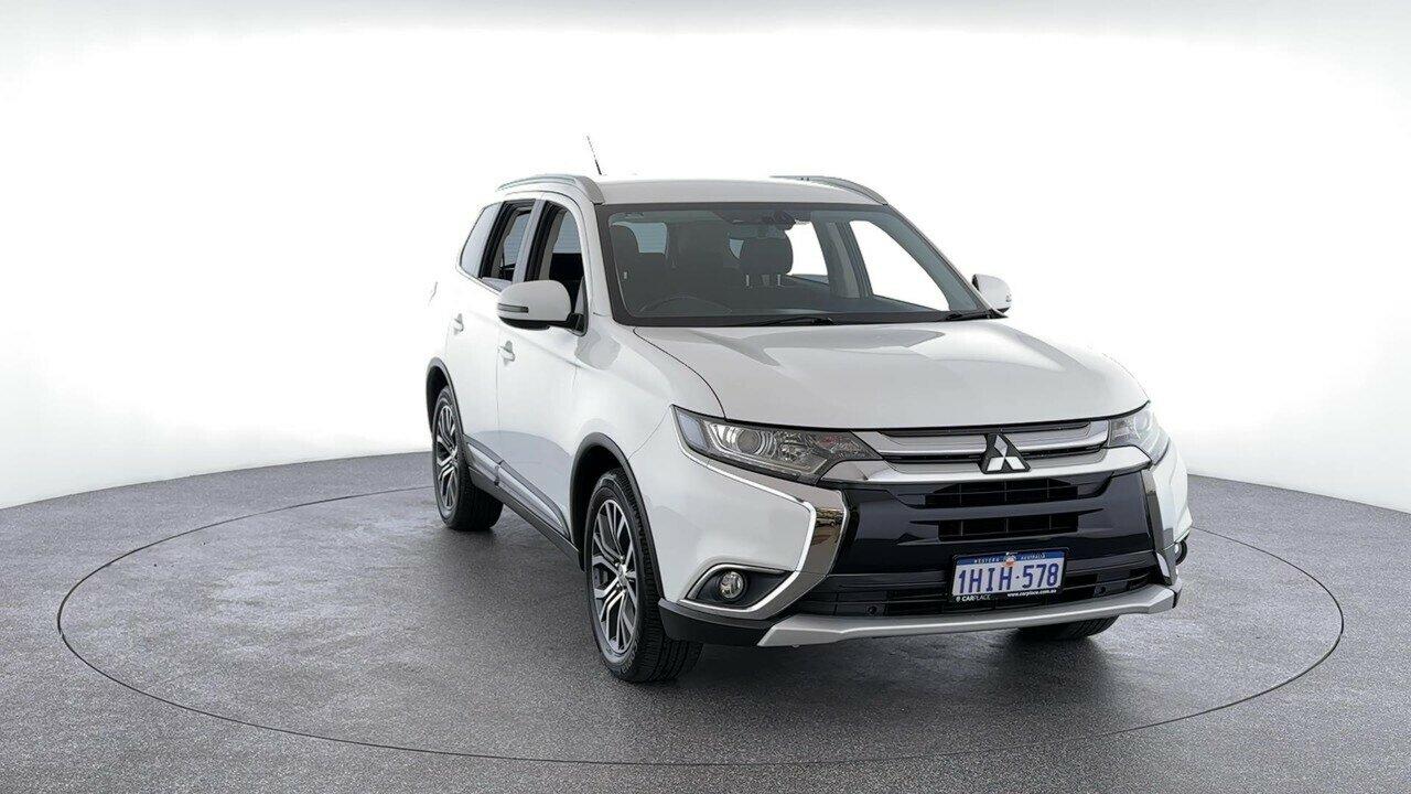 Mitsubishi Outlander image 3