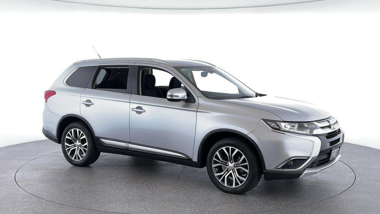 Mitsubishi Outlander image 3