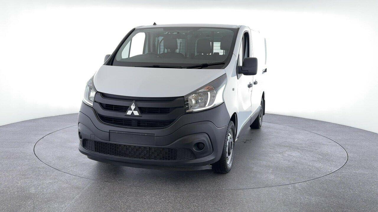 Mitsubishi Express image 3