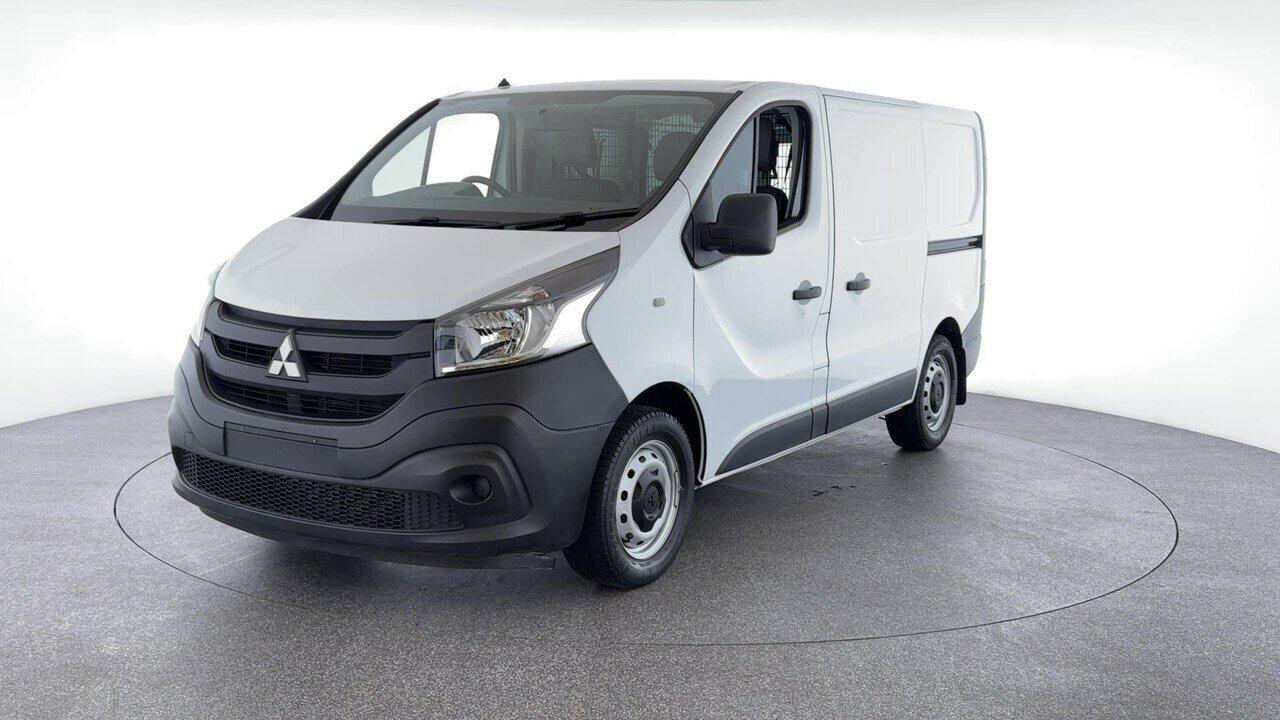 Mitsubishi Express image 4