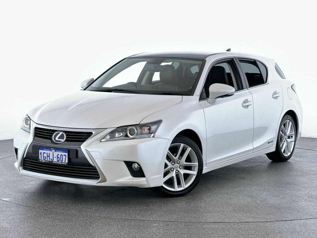 Lexus Ct image 1