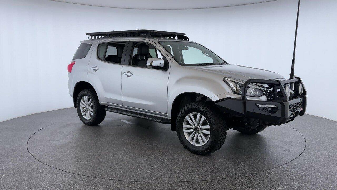 Isuzu Mu-x image 2