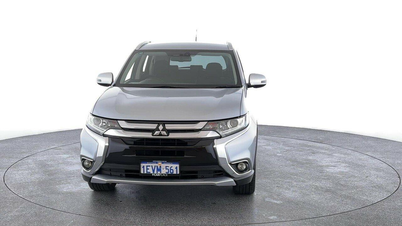 Mitsubishi Outlander image 4