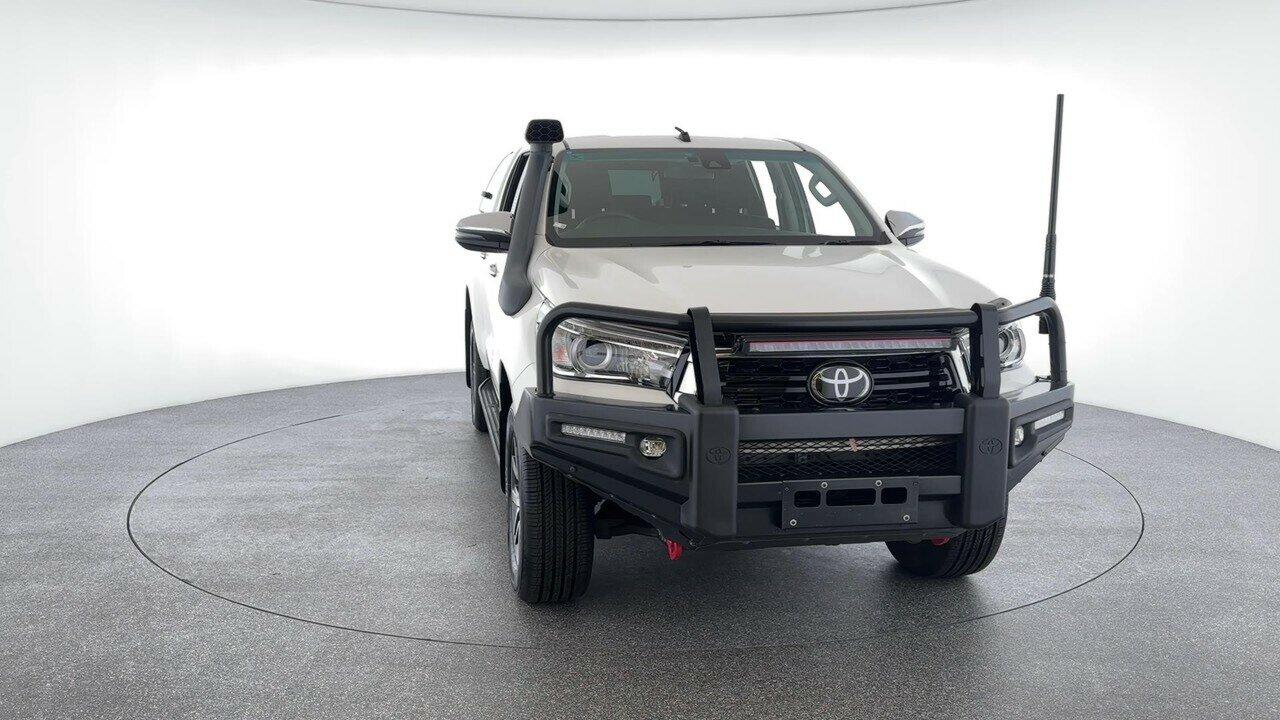 Toyota Hilux image 4