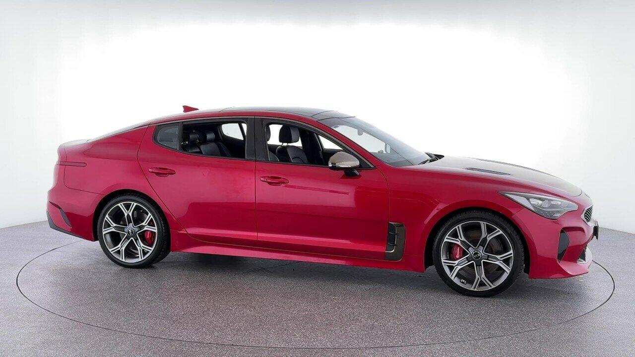 Kia Stinger image 2
