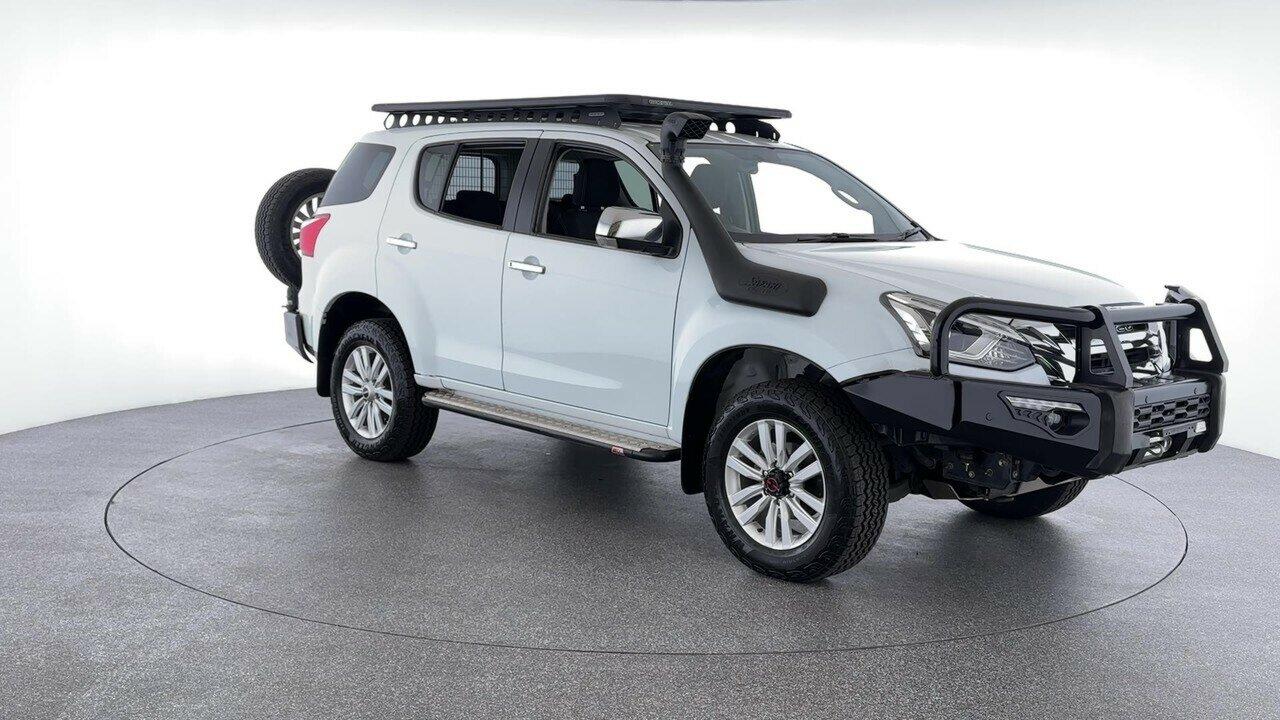 Isuzu Mu-x image 2