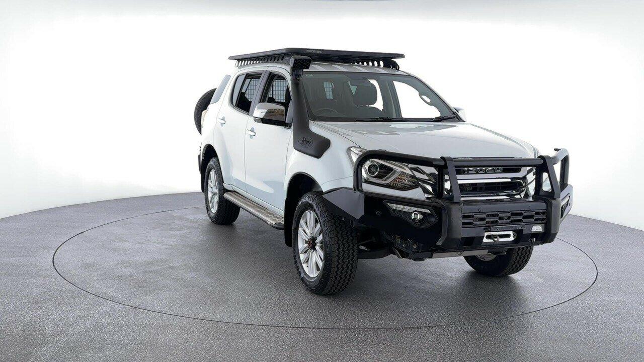Isuzu Mu-x image 3