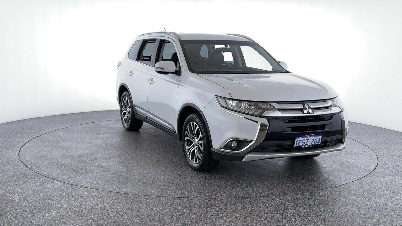 Mitsubishi Outlander image 2