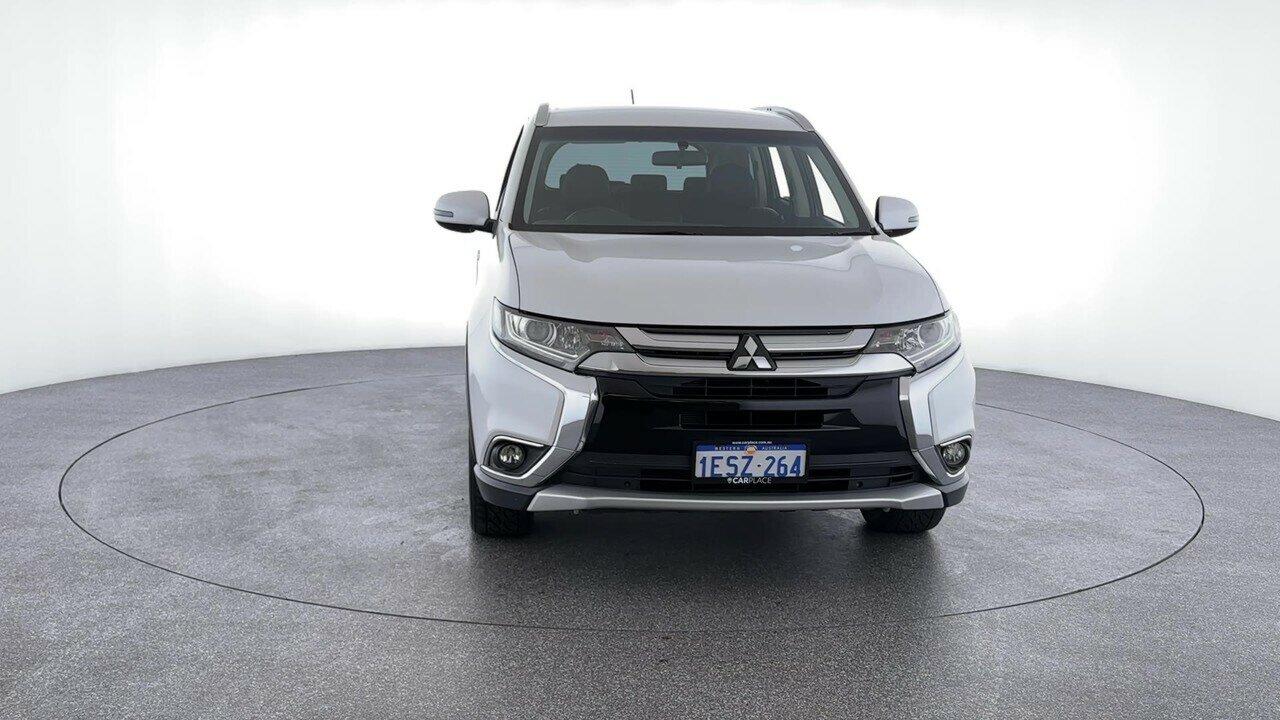 Mitsubishi Outlander image 3