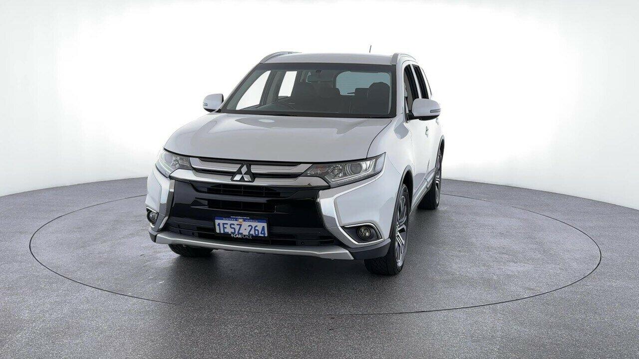 Mitsubishi Outlander image 4