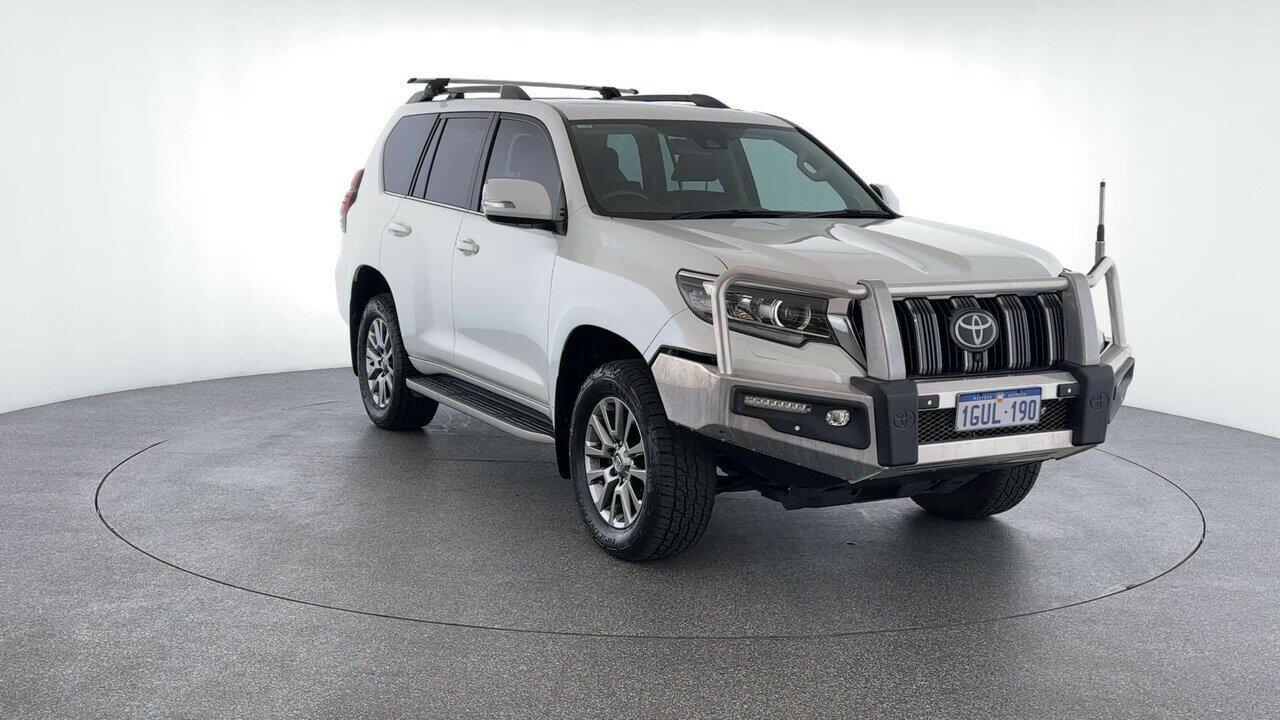 Toyota Landcruiser Prado image 2