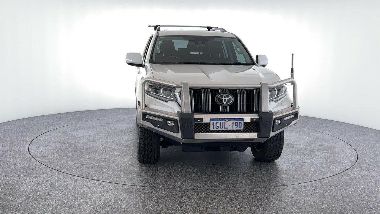 Toyota Landcruiser Prado image 3