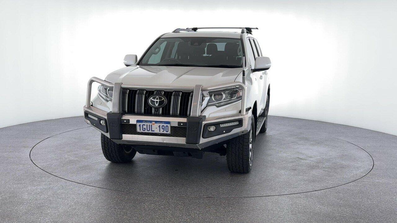 Toyota Landcruiser Prado image 4