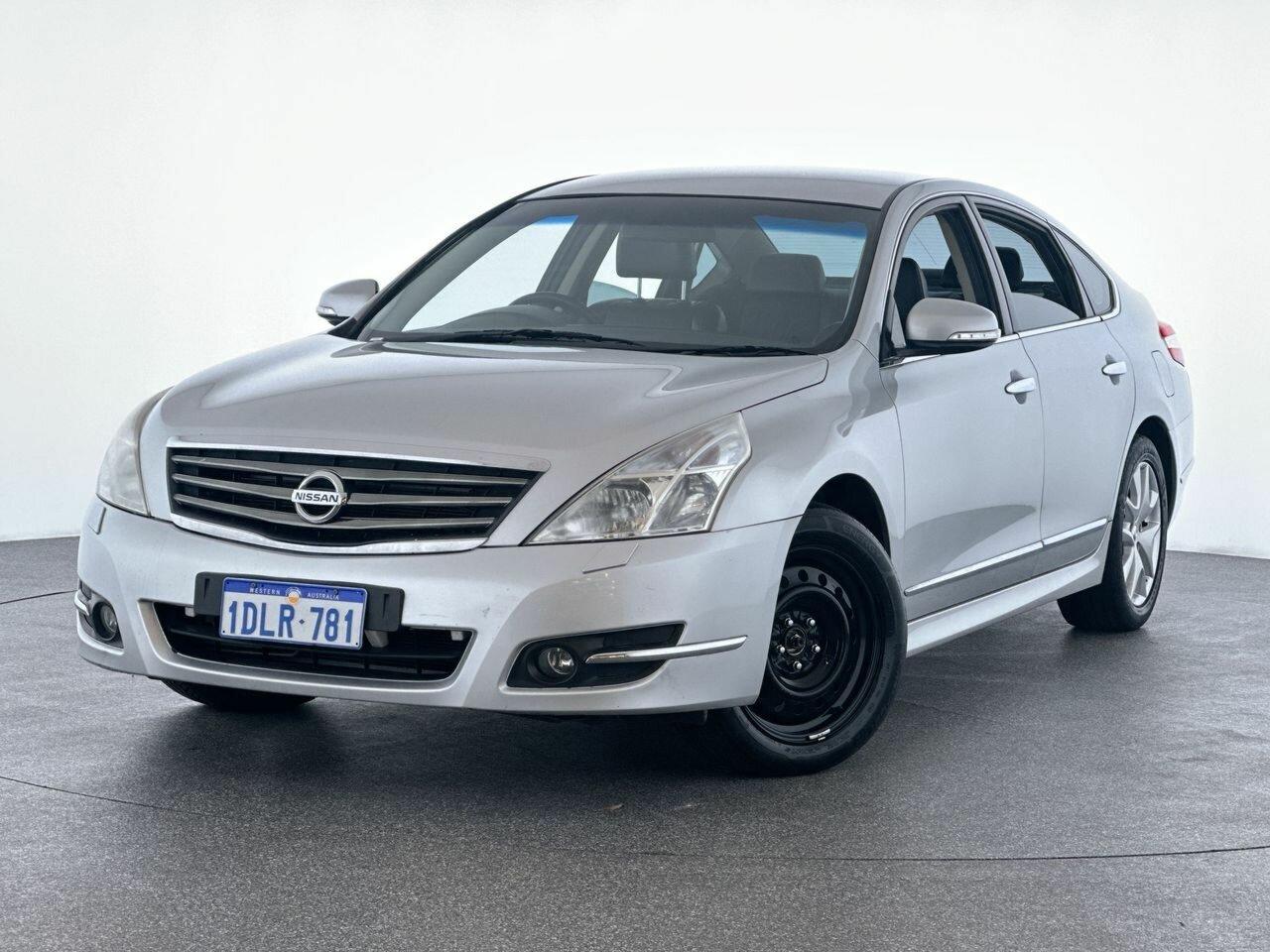 Nissan Maxima image 1