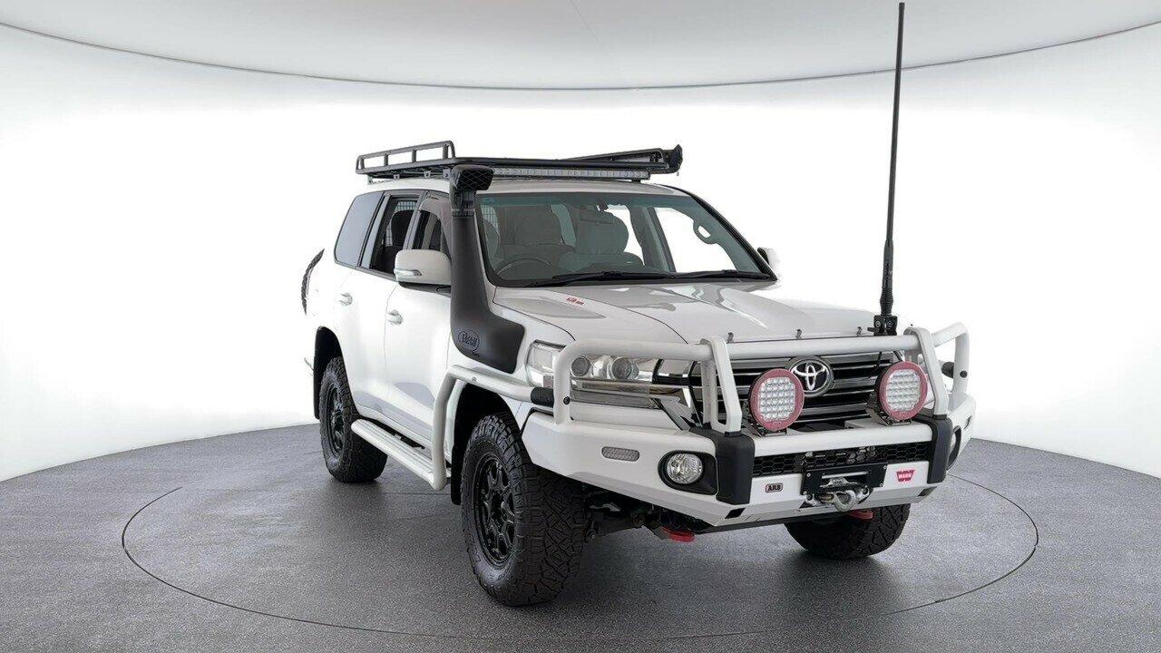 Toyota Landcruiser image 3