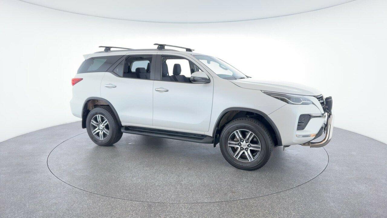 Toyota Fortuner image 2