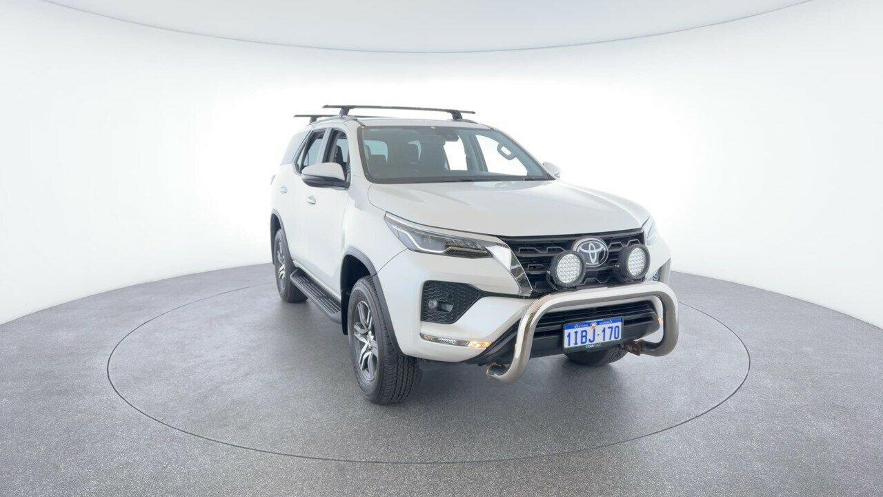 Toyota Fortuner image 4