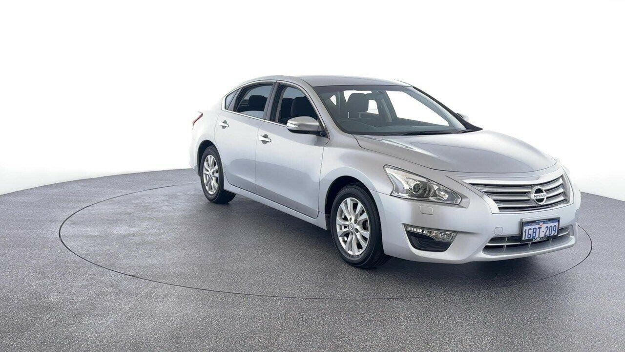Nissan Altima image 3