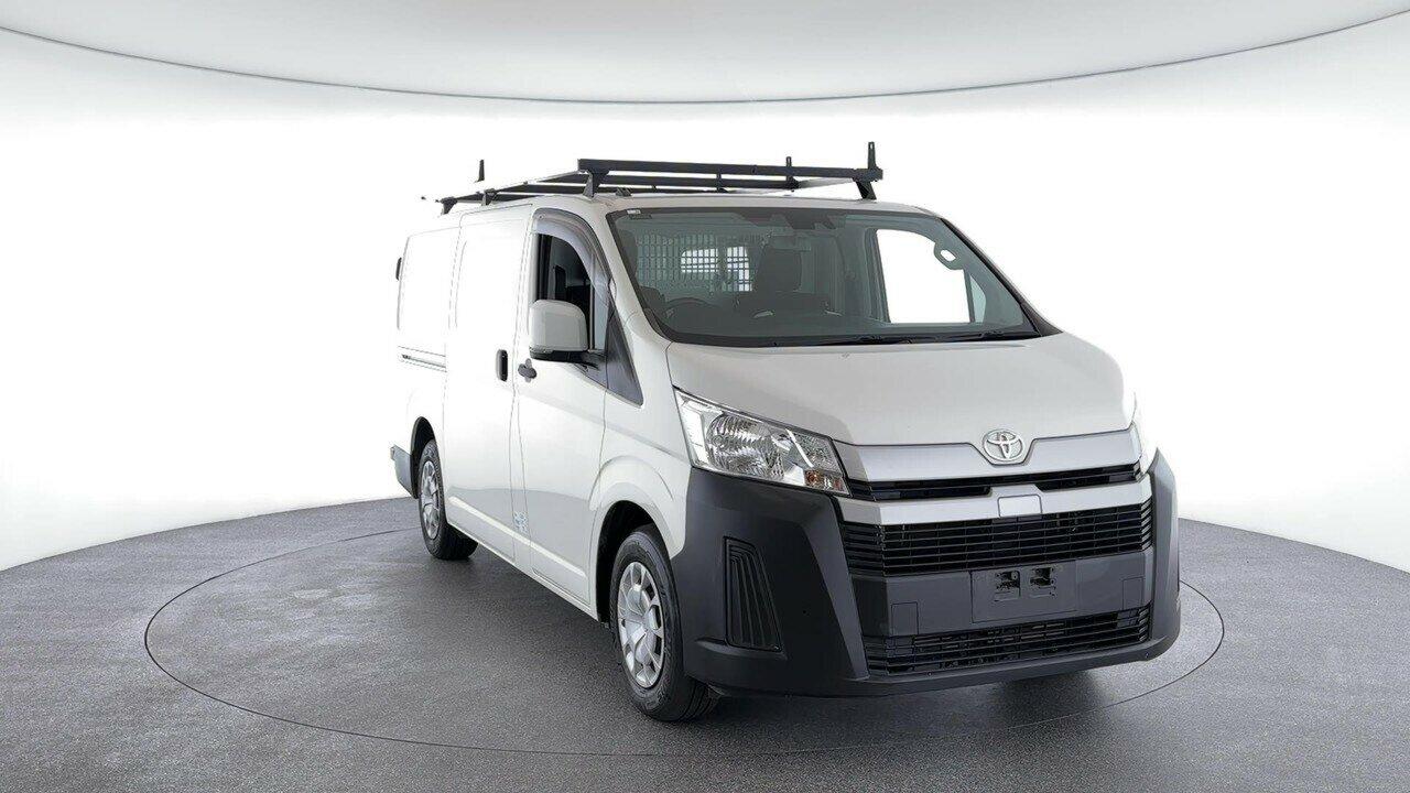 Toyota Hiace image 3