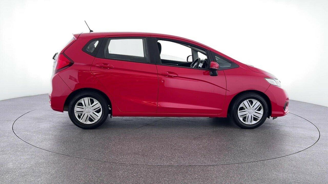 Honda Jazz image 2
