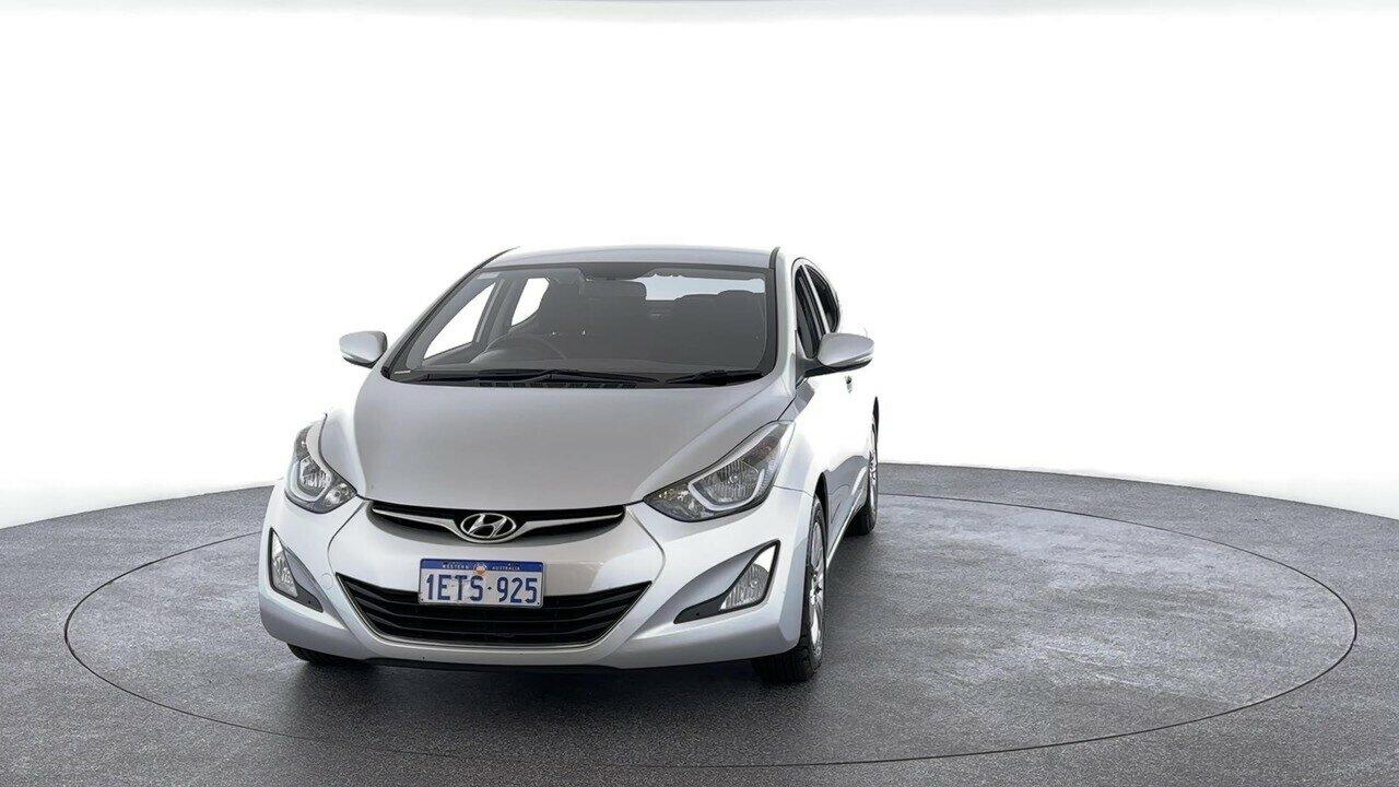 Hyundai Elantra image 4