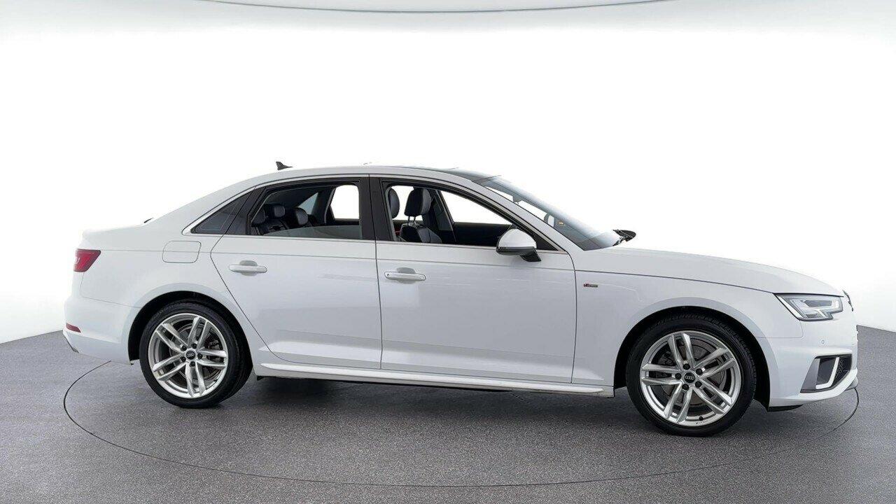 Audi A4 image 2