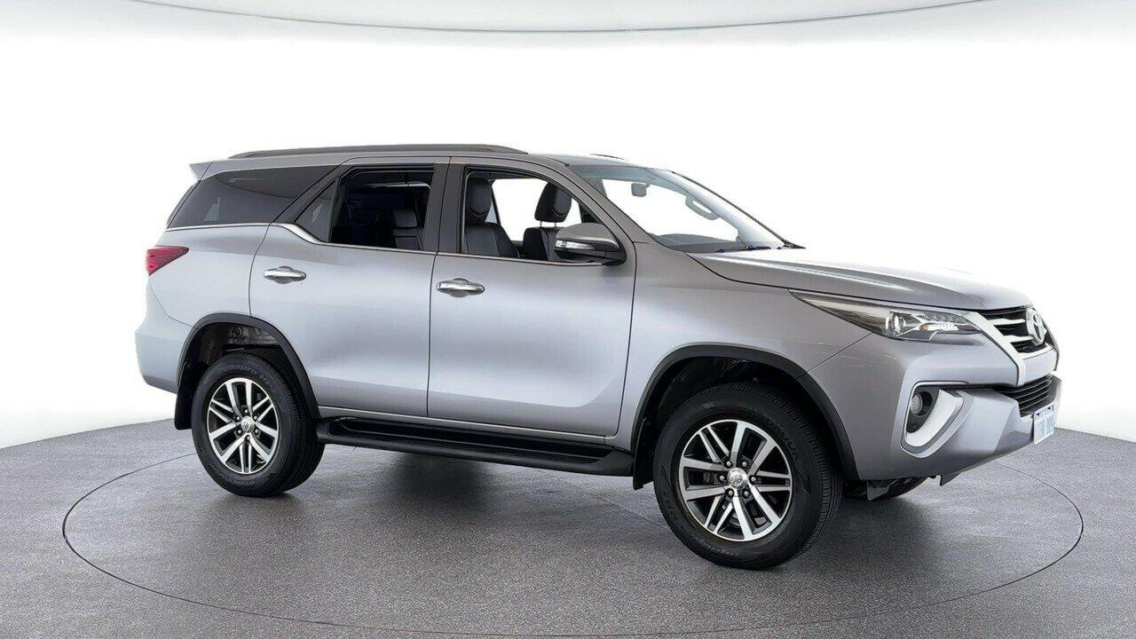 Toyota Fortuner image 2