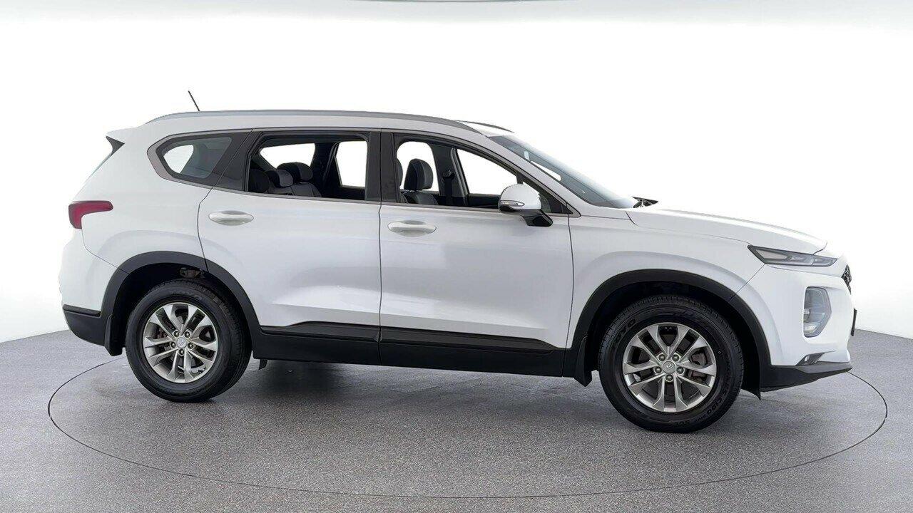 Hyundai Santa Fe image 2
