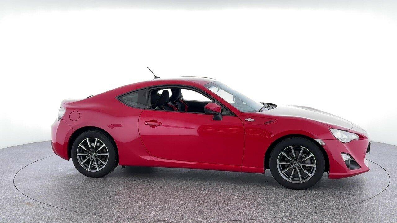 Toyota 86 image 2